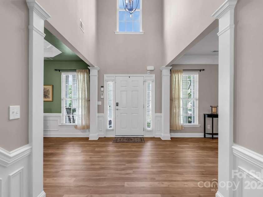 10792 Elsfield Avenue, Concord, NC 28027.  MLS# CAR4261572, YatesRealty ID 19040. Tons of natural light as you walk in