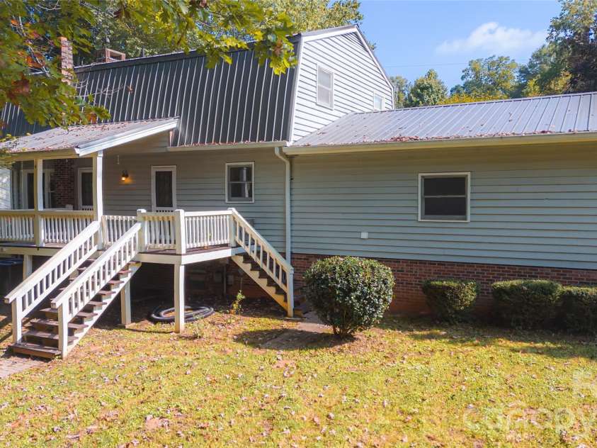307 Maplewood Drive, Morganton, NC 28655.  MLS# CAR4377970, YatesRealty ID 19041. 