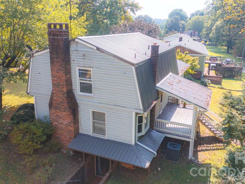 307 Maplewood Drive, Morganton, NC 28655.  MLS# CAR4377970, YatesRealty ID 19041. 