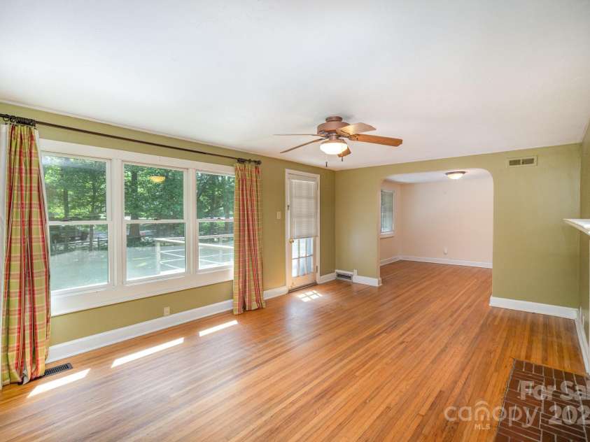 409 Edgewood Court, Lancaster, SC 29720.  MLS# CAR4266759, YatesRealty ID 19041. 