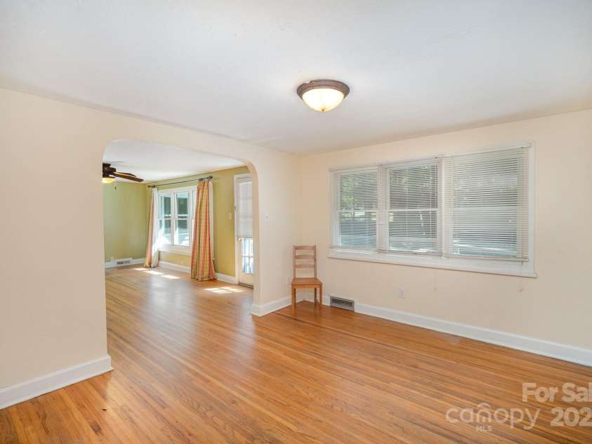409 Edgewood Court, Lancaster, SC 29720.  MLS# CAR4266759, YatesRealty ID 19041. 