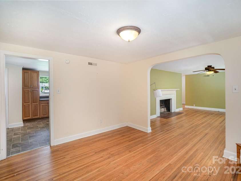 409 Edgewood Court, Lancaster, SC 29720.  MLS# CAR4266759, YatesRealty ID 19041. 