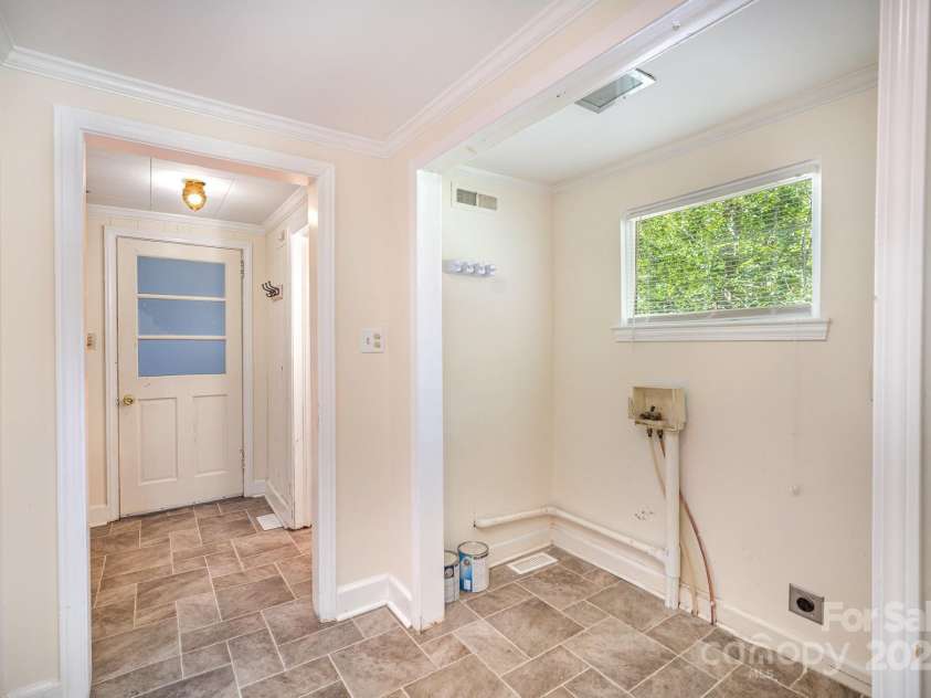 409 Edgewood Court, Lancaster, SC 29720.  MLS# CAR4266759, YatesRealty ID 19041. 