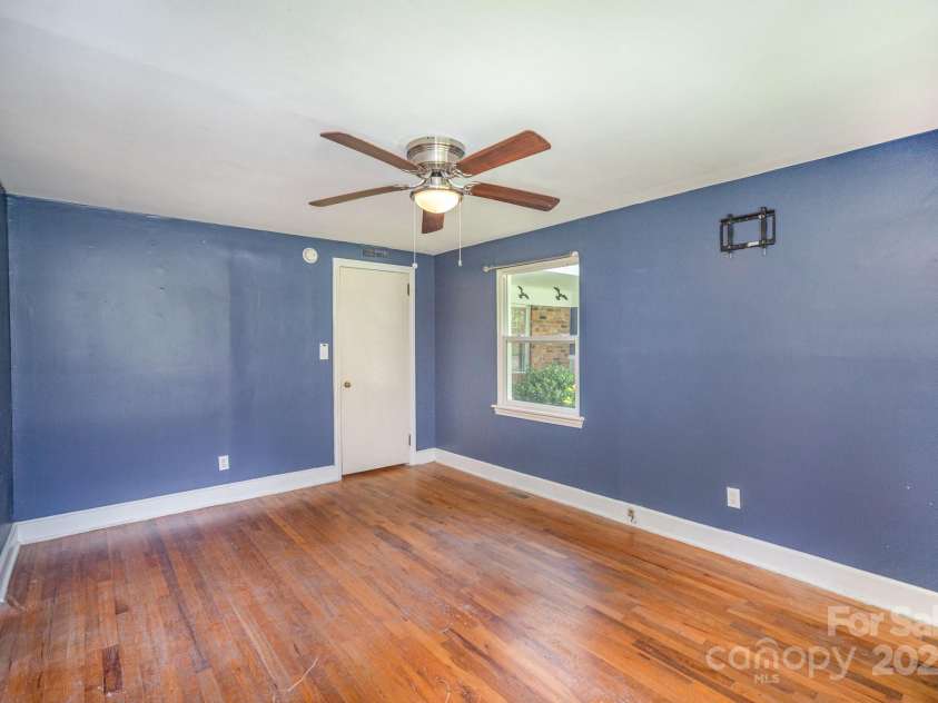 409 Edgewood Court, Lancaster, SC 29720.  MLS# CAR4266759, YatesRealty ID 19041. 