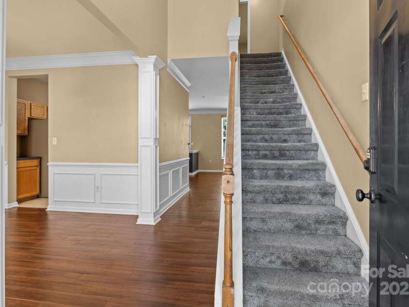 4729 Nijinsky Court, Charlotte, NC 28216.  MLS# CAR4254172, YatesRealty ID 19042. 