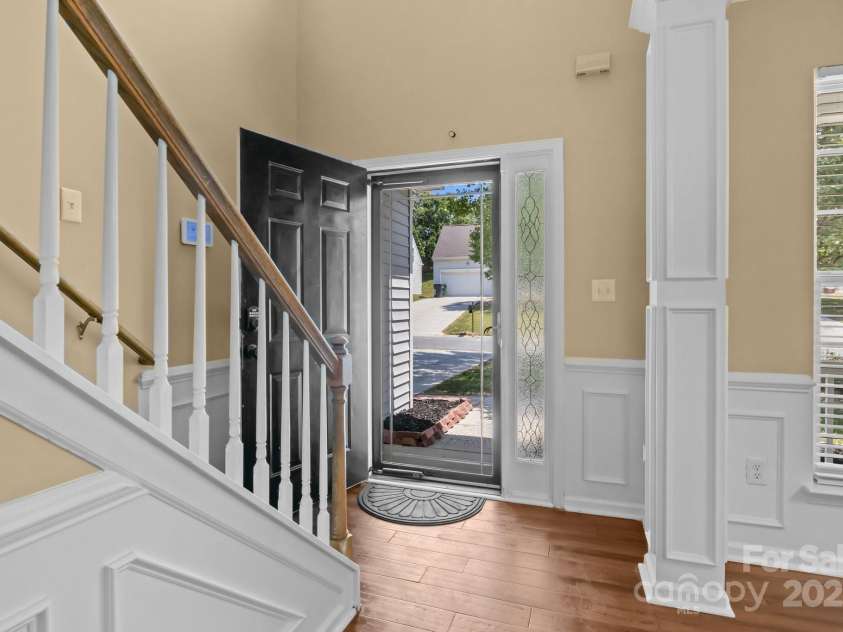 4729 Nijinsky Court, Charlotte, NC 28216.  MLS# CAR4254172, YatesRealty ID 19042. 