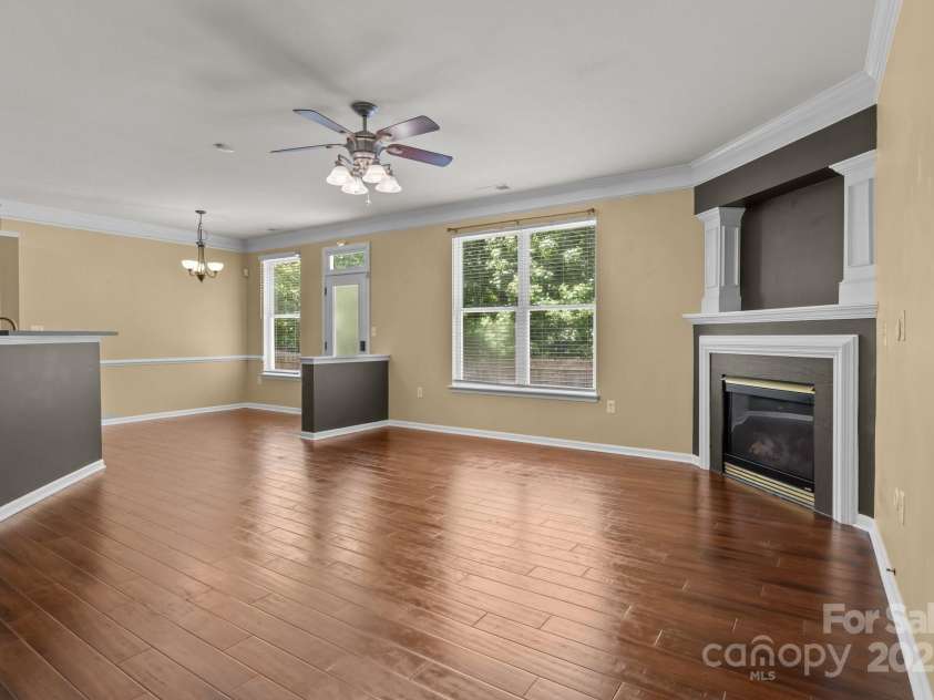 4729 Nijinsky Court, Charlotte, NC 28216.  MLS# CAR4254172, YatesRealty ID 19042. 