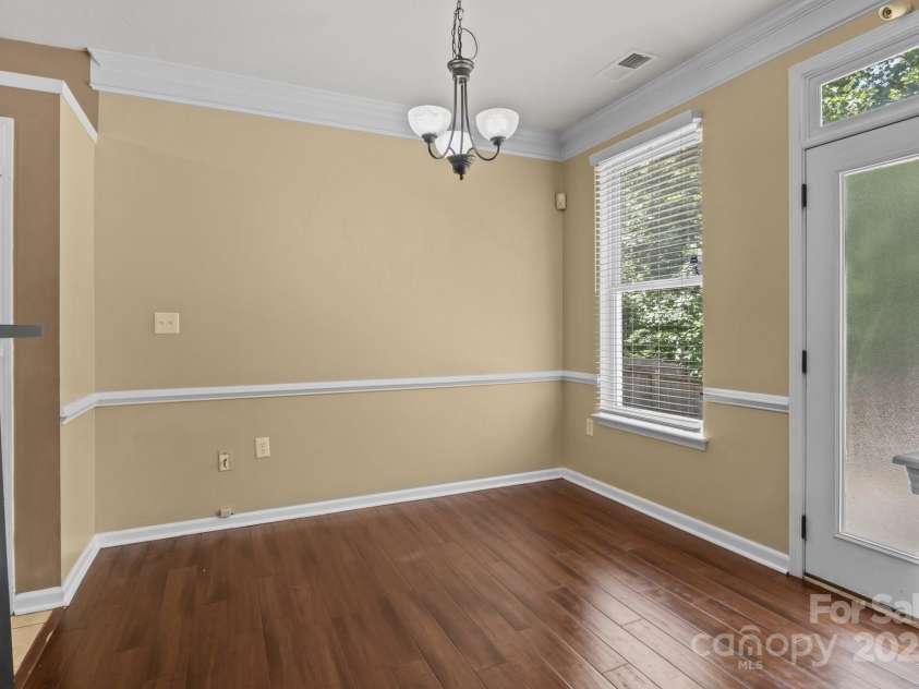 4729 Nijinsky Court, Charlotte, NC 28216.  MLS# CAR4254172, YatesRealty ID 19042. 