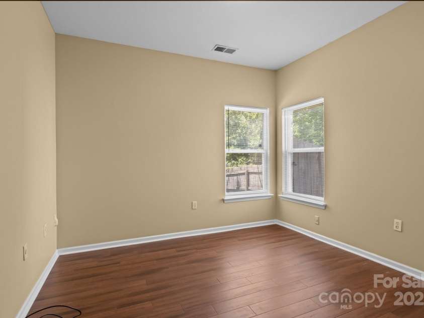 4729 Nijinsky Court, Charlotte, NC 28216.  MLS# CAR4254172, YatesRealty ID 19042. 