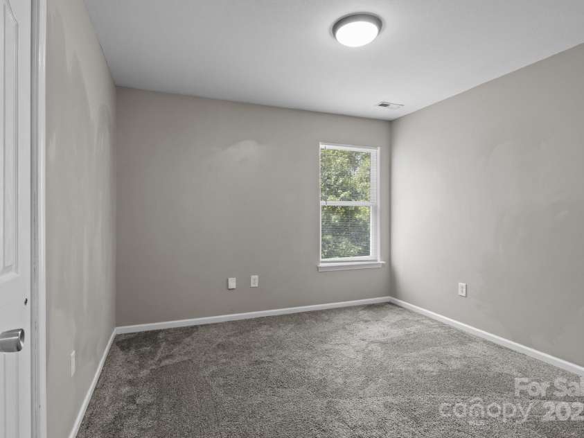 4729 Nijinsky Court, Charlotte, NC 28216.  MLS# CAR4254172, YatesRealty ID 19042. 