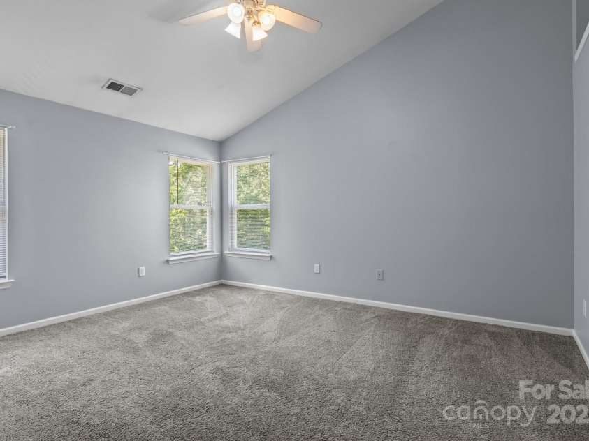 4729 Nijinsky Court, Charlotte, NC 28216.  MLS# CAR4254172, YatesRealty ID 19042. 