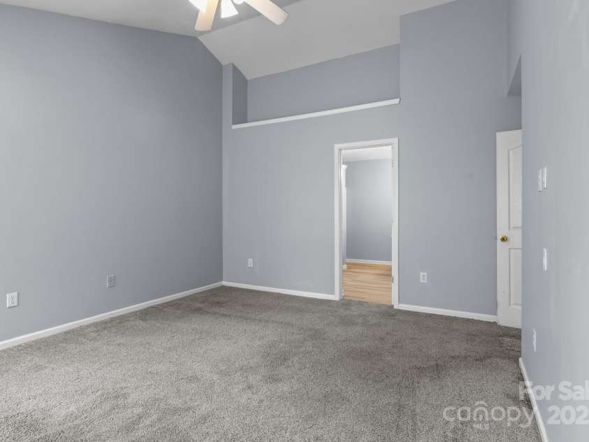 4729 Nijinsky Court, Charlotte, NC 28216.  MLS# CAR4254172, YatesRealty ID 19042. 