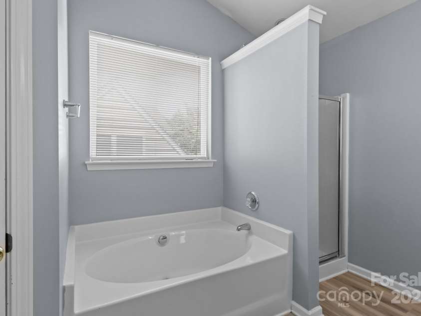 4729 Nijinsky Court, Charlotte, NC 28216.  MLS# CAR4254172, YatesRealty ID 19042. 