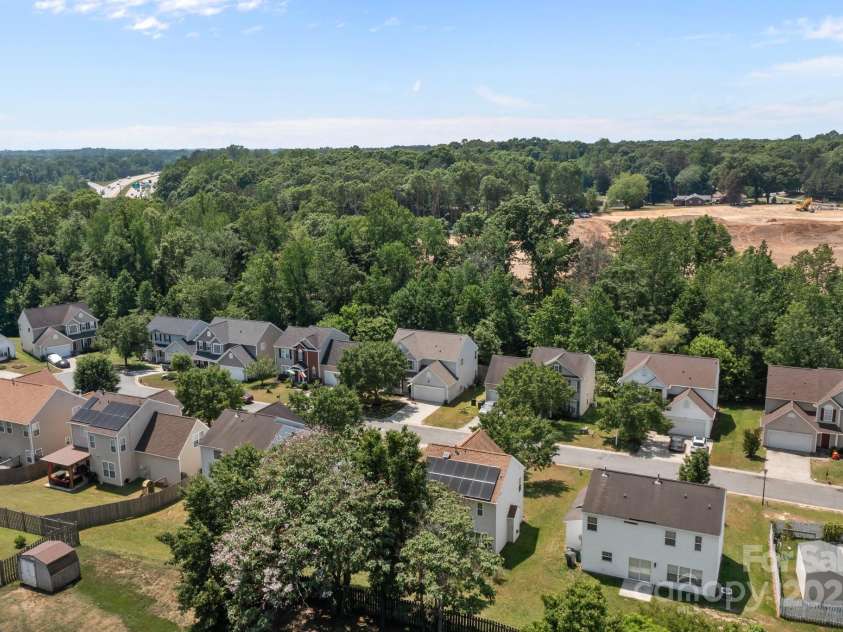 4729 Nijinsky Court, Charlotte, NC 28216.  MLS# CAR4254172, YatesRealty ID 19042. 