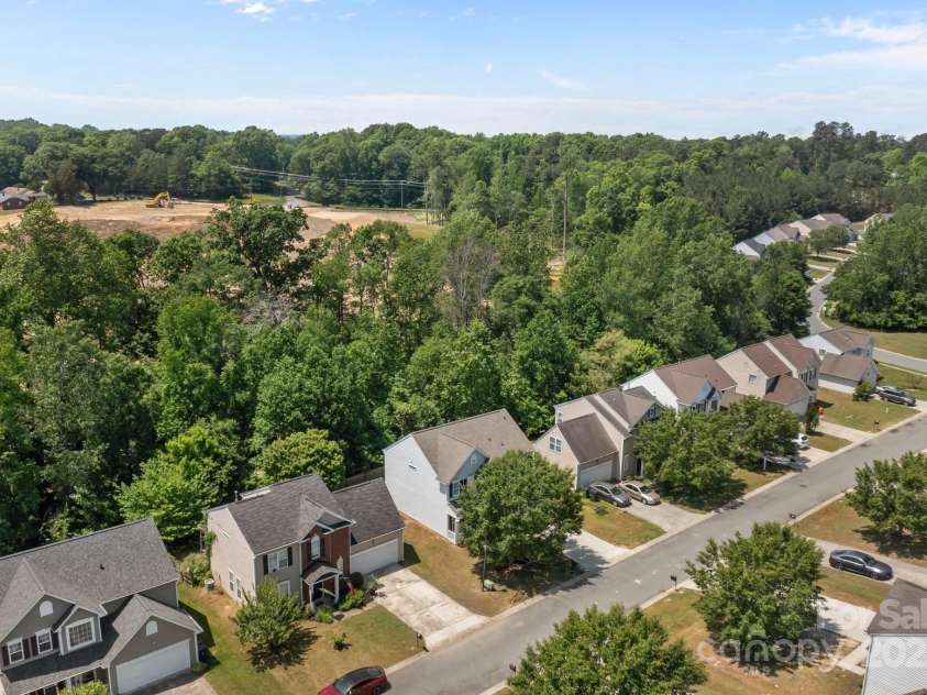 4729 Nijinsky Court, Charlotte, NC 28216.  MLS# CAR4254172, YatesRealty ID 19042. 