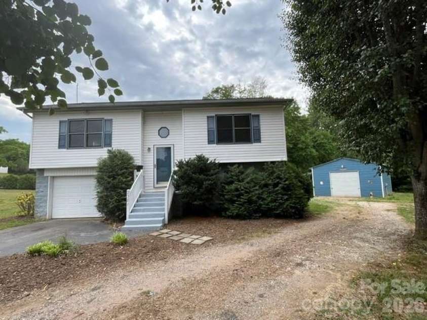 2381 Boardwalk Court, Lenoir, NC 28645.  MLS# CAR4373714, YatesRealty ID 19043. 