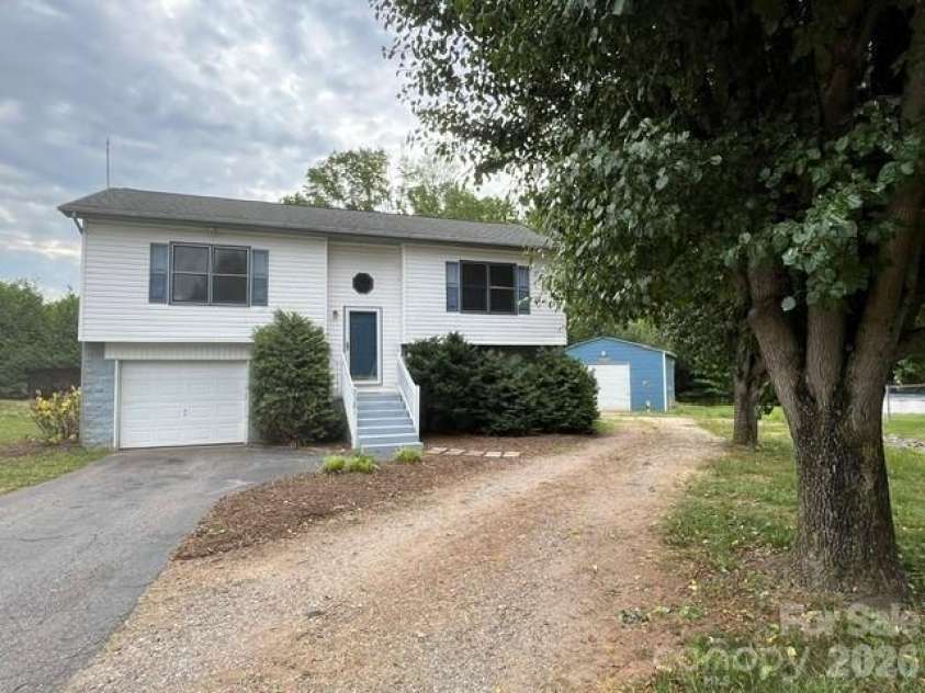 2381 Boardwalk Court, Lenoir, NC 28645.  MLS# CAR4373714, YatesRealty ID 19043. 