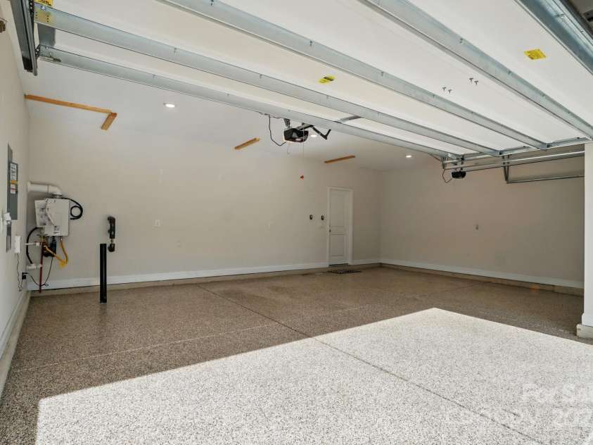 6416 Willow Pin Lane, Huntersville, NC 28078.  MLS# CAR4258047, YatesRealty ID 19043. 3 Car Garage with Epoxy Floors