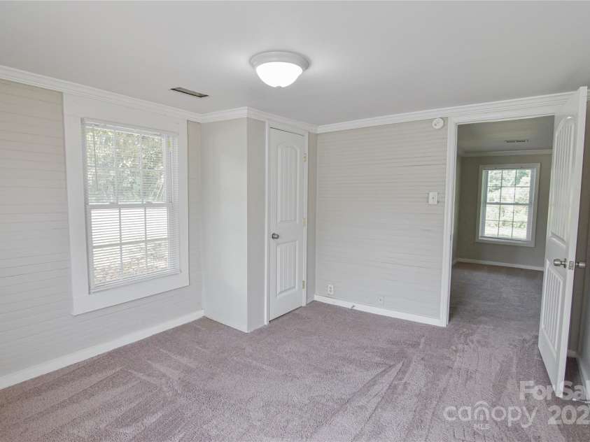 6124 Old Mt Holly Road, Charlotte, NC 28208.  MLS# CAR4258767, YatesRealty ID 19044. 