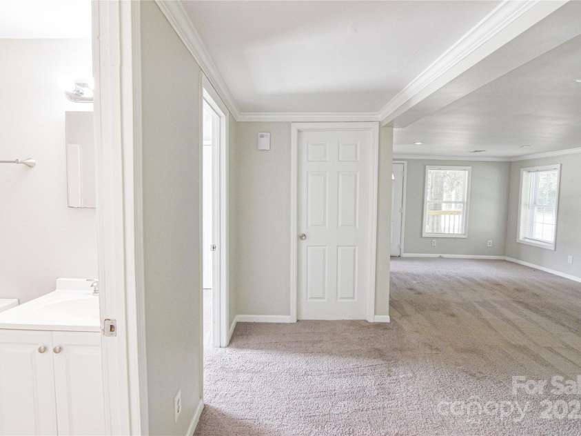 6124 Old Mt Holly Road, Charlotte, NC 28208.  MLS# CAR4258767, YatesRealty ID 19044. 