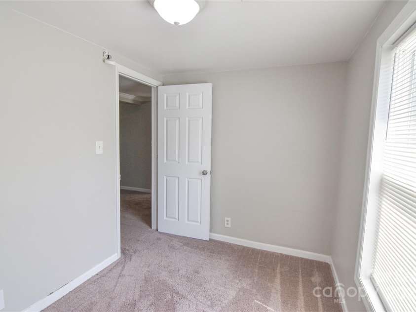 6124 Old Mt Holly Road, Charlotte, NC 28208.  MLS# CAR4258767, YatesRealty ID 19044. 