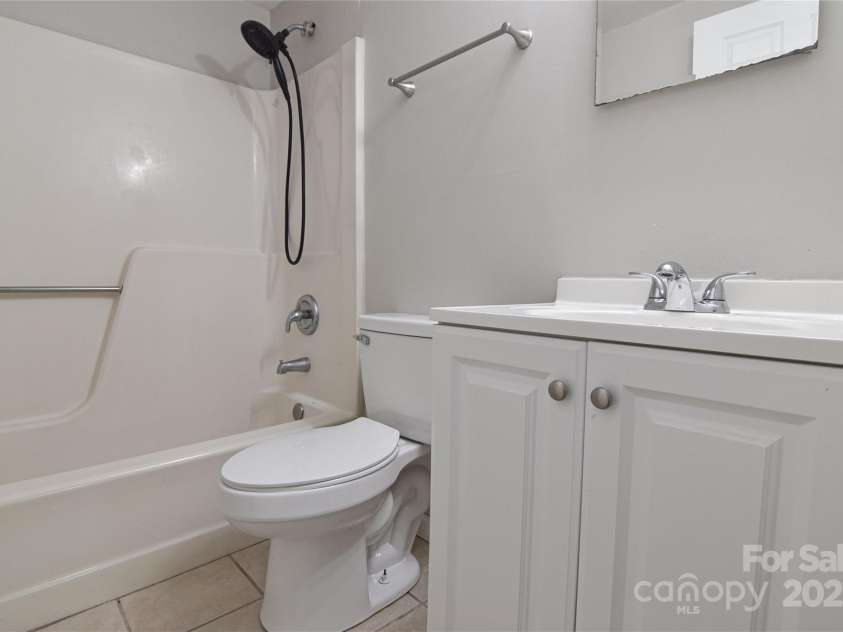 6124 Old Mt Holly Road, Charlotte, NC 28208.  MLS# CAR4258767, YatesRealty ID 19044. 
