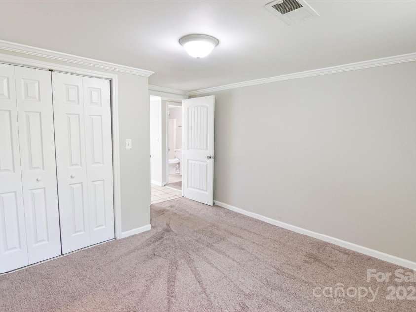 6124 Old Mt Holly Road, Charlotte, NC 28208.  MLS# CAR4258767, YatesRealty ID 19044. 