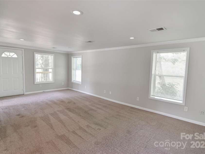 6124 Old Mt Holly Road, Charlotte, NC 28208.  MLS# CAR4258767, YatesRealty ID 19044. 