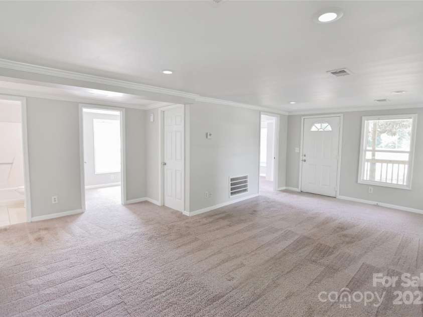 6124 Old Mt Holly Road, Charlotte, NC 28208.  MLS# CAR4258767, YatesRealty ID 19044. 