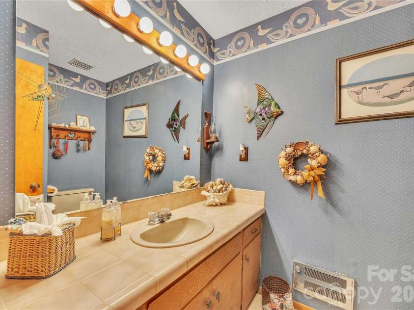 630 Mainsail Road, Salisbury, NC 28146.  MLS# CAR4377132, YatesRealty ID 19044. 