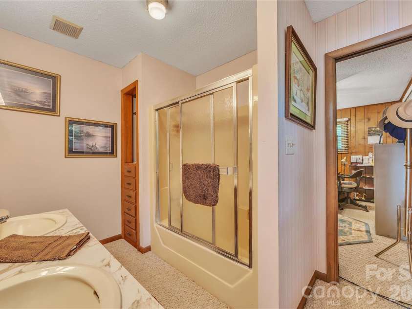 630 Mainsail Road, Salisbury, NC 28146.  MLS# CAR4377132, YatesRealty ID 19044. 