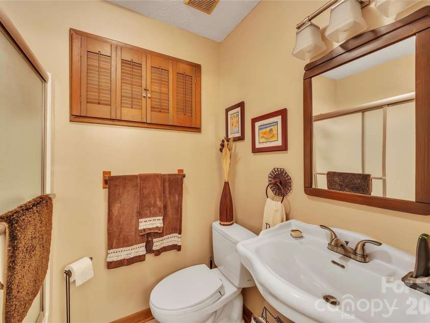 630 Mainsail Road, Salisbury, NC 28146.  MLS# CAR4377132, YatesRealty ID 19044. 