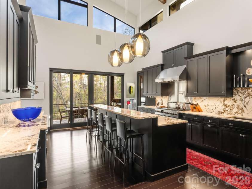 32 Brookline Drive, Asheville, NC 28803.  MLS# CAR4373586, YatesRealty ID 19045. 