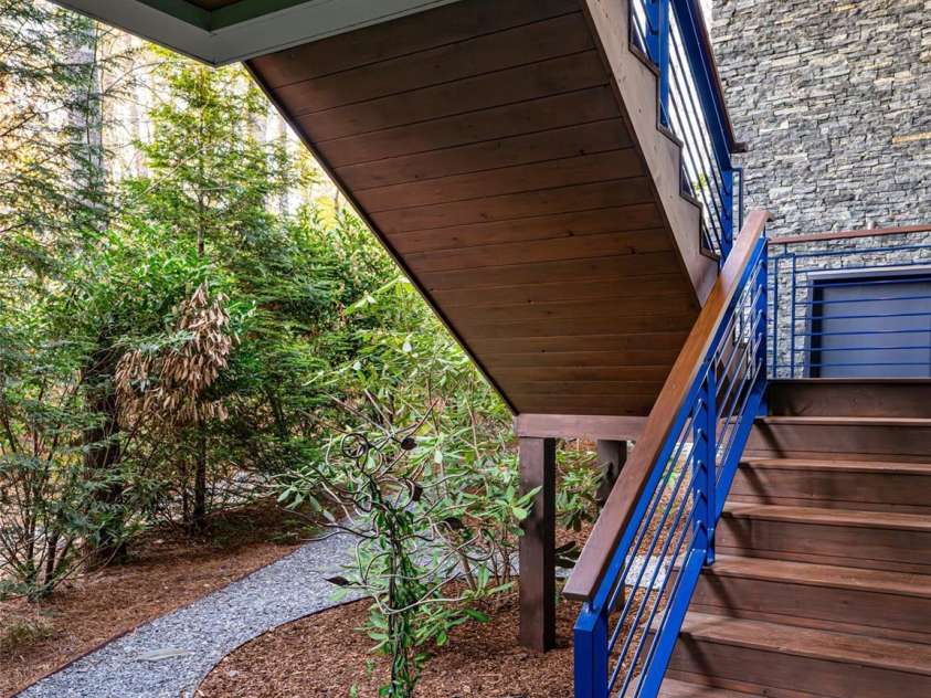 32 Brookline Drive, Asheville, NC 28803.  MLS# CAR4373586, YatesRealty ID 19045. 