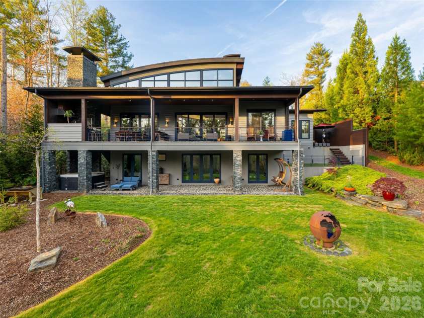 32 Brookline Drive, Asheville, NC 28803.  MLS# CAR4373586, YatesRealty ID 19045. 