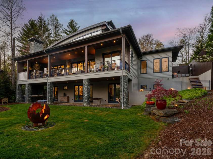 32 Brookline Drive, Asheville, NC 28803.  MLS# CAR4373586, YatesRealty ID 19045. 