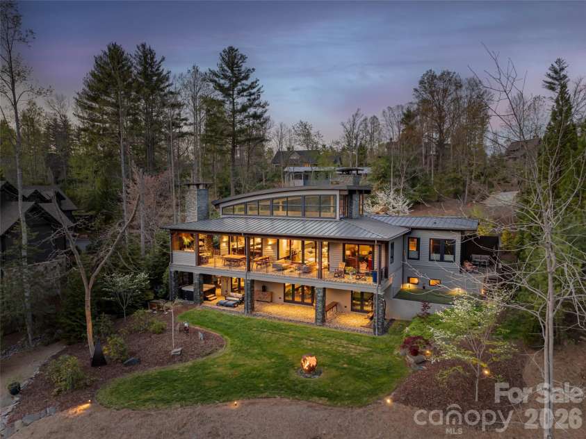 32 Brookline Drive, Asheville, NC 28803.  MLS# CAR4373586, YatesRealty ID 19045. 