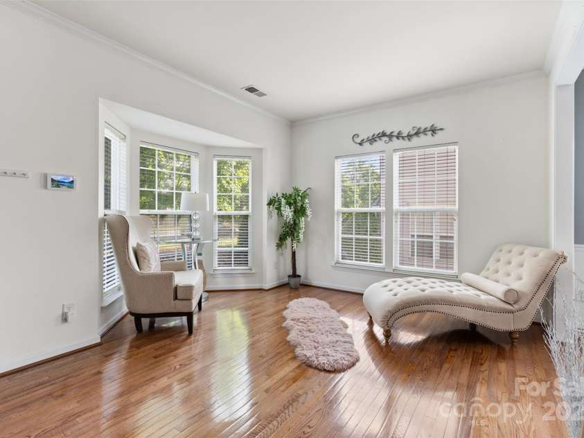 9775 Mallard Glen Drive, Charlotte, NC 28262.  MLS# CAR4259043, YatesRealty ID 19045. 