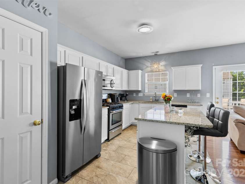 9775 Mallard Glen Drive, Charlotte, NC 28262.  MLS# CAR4259043, YatesRealty ID 19045. 