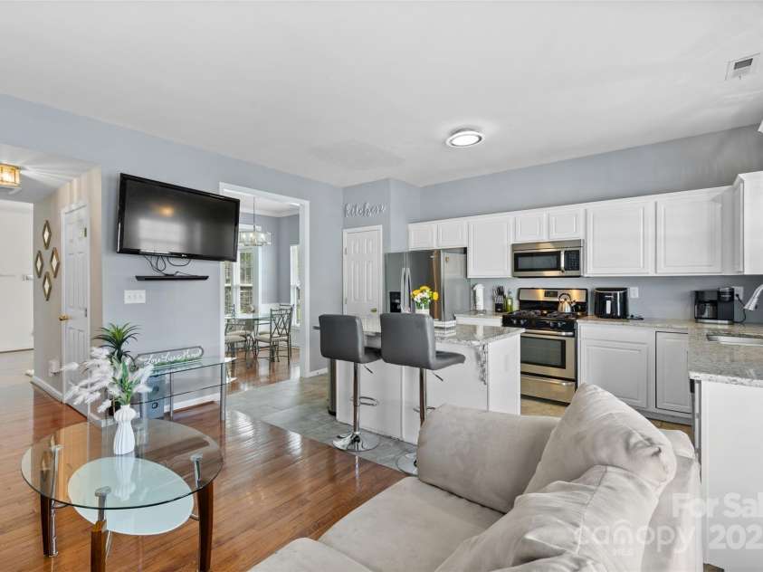 9775 Mallard Glen Drive, Charlotte, NC 28262.  MLS# CAR4259043, YatesRealty ID 19045. 