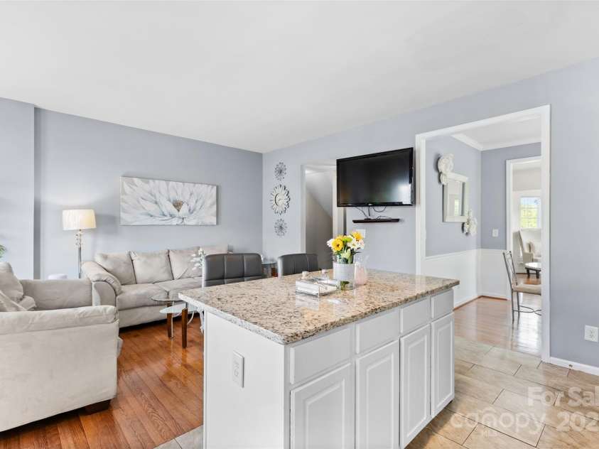 9775 Mallard Glen Drive, Charlotte, NC 28262.  MLS# CAR4259043, YatesRealty ID 19045. 