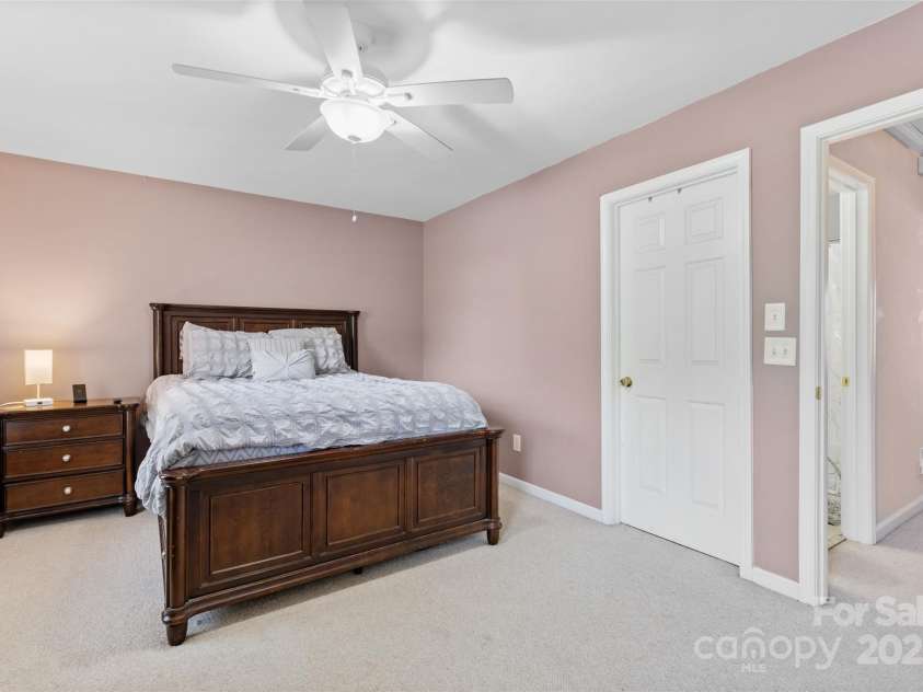 9775 Mallard Glen Drive, Charlotte, NC 28262.  MLS# CAR4259043, YatesRealty ID 19045. 