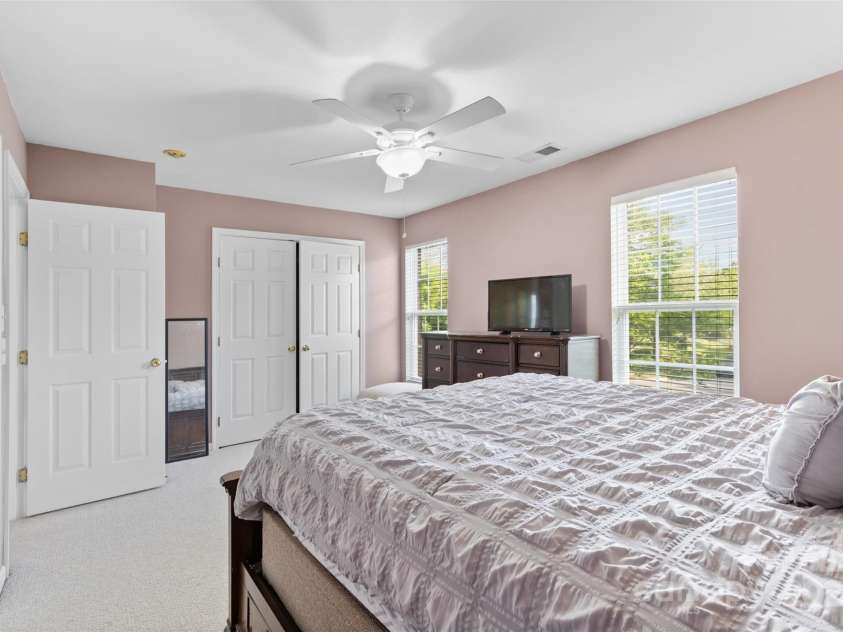 9775 Mallard Glen Drive, Charlotte, NC 28262.  MLS# CAR4259043, YatesRealty ID 19045. 