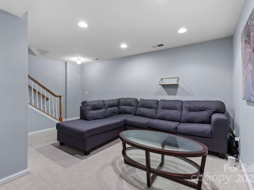 9775 Mallard Glen Drive, Charlotte, NC 28262.  MLS# CAR4259043, YatesRealty ID 19045. 
