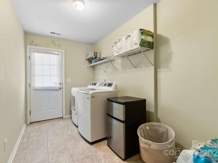 9775 Mallard Glen Drive, Charlotte, NC 28262.  MLS# CAR4259043, YatesRealty ID 19045. 