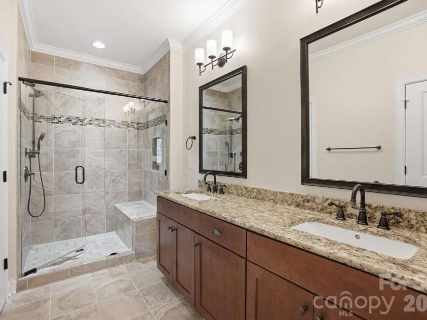 6196 Raven Rock Drive, Denver, NC 28037.  MLS# CAR4374503, YatesRealty ID 19046. Primary bathroom