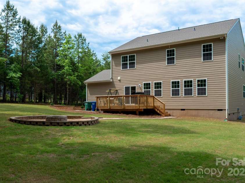 13025 Cinnamon Fern Lane, Charlotte, NC 28227.  MLS# CAR4261484, YatesRealty ID 19047. Backyard of Dreams