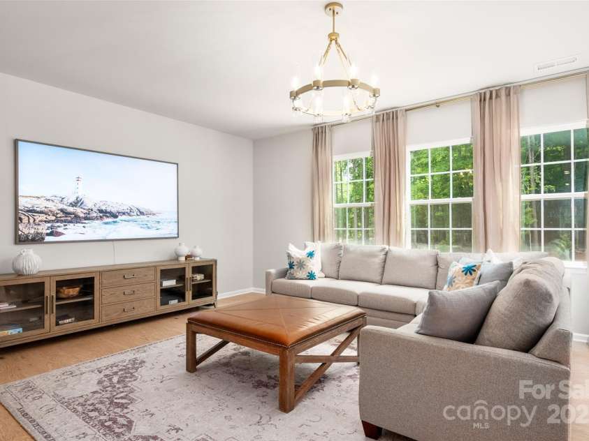13025 Cinnamon Fern Lane, Charlotte, NC 28227.  MLS# CAR4261484, YatesRealty ID 19047. Living Room