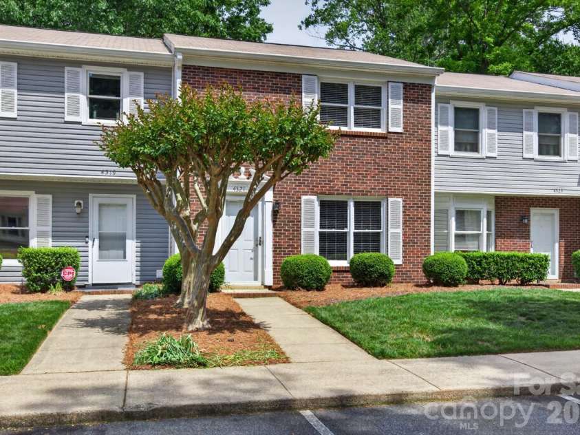4321 Baylor Street, Greensboro, NC 27455.  MLS# CAR4378794, YatesRealty ID 19047. 