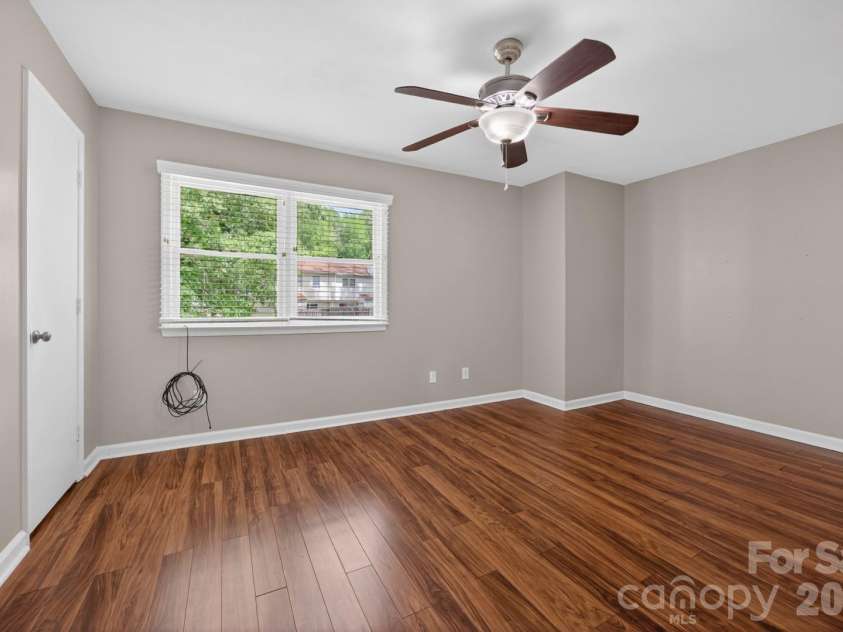 4321 Baylor Street, Greensboro, NC 27455.  MLS# CAR4378794, YatesRealty ID 19047. 